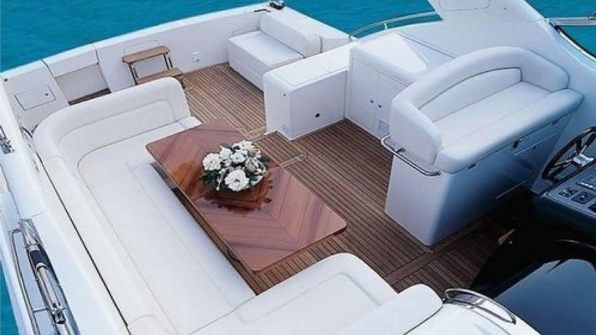 Boat And Bed Ocean View Hotel Cancun